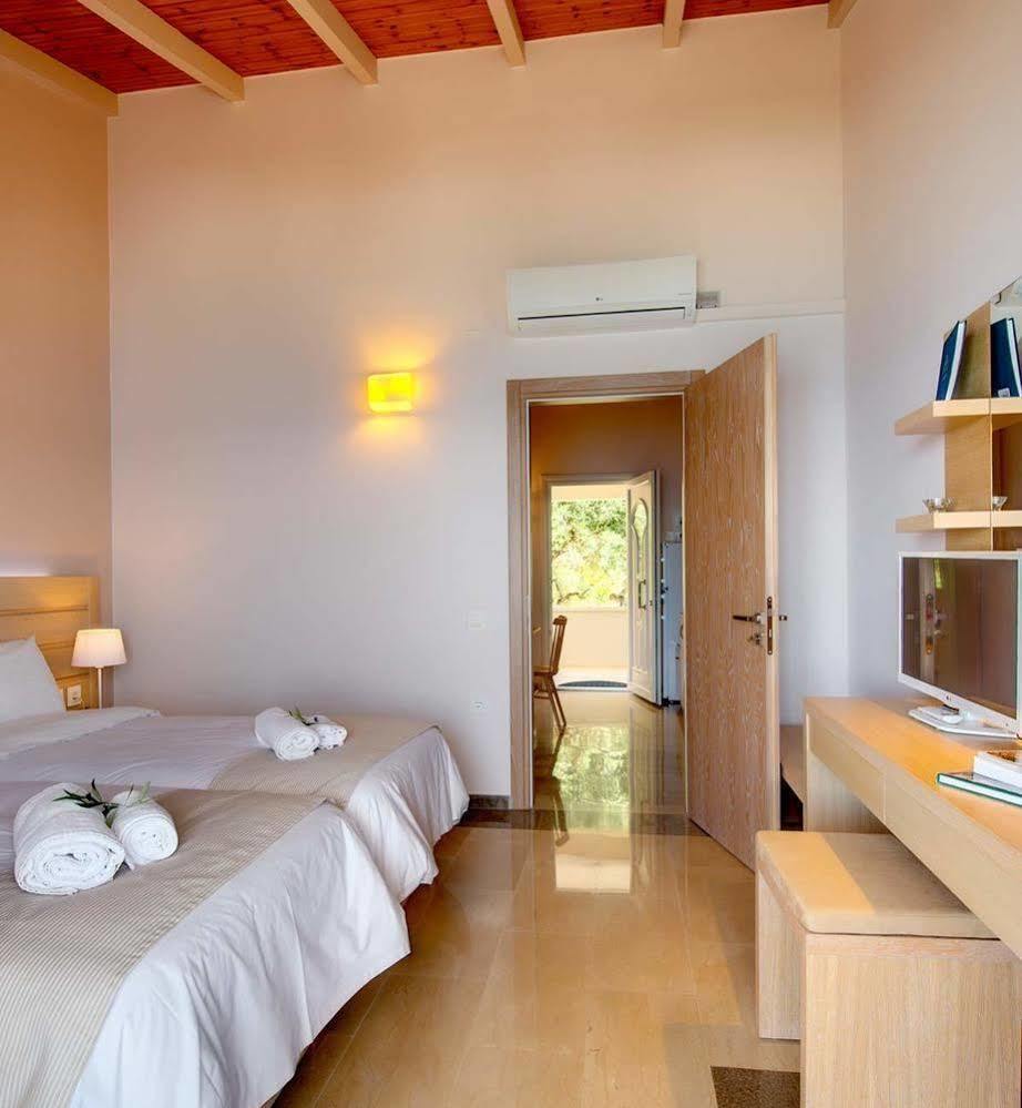 Krouzeri Beach Apartments Katavolos ภายนอก รูปภาพ