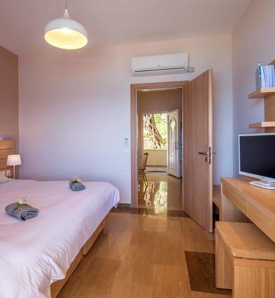 Krouzeri Beach Apartments Katavolos ภายนอก รูปภาพ