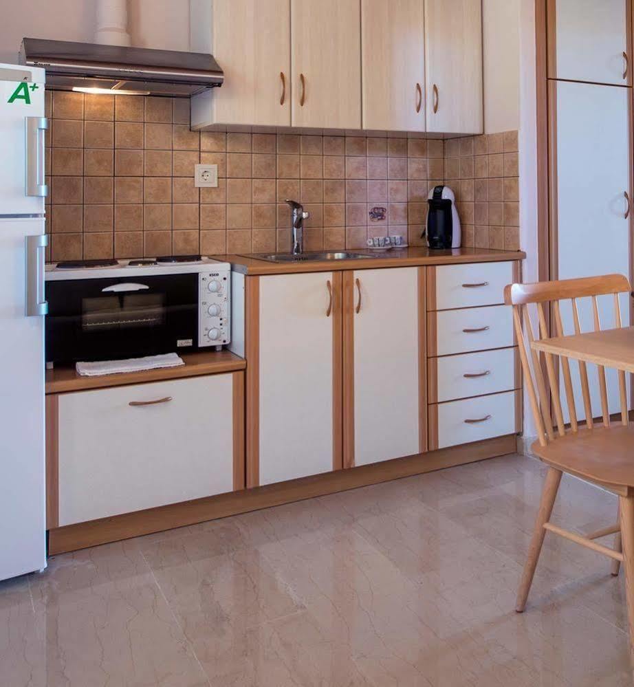 Krouzeri Beach Apartments Katavolos ภายนอก รูปภาพ